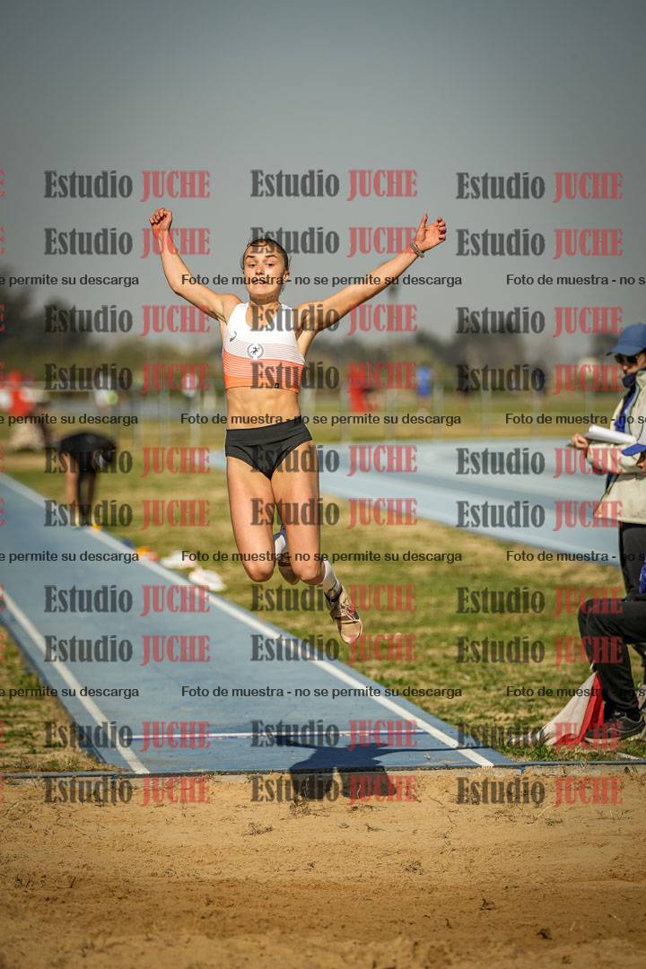 Fotos del salto en largo de mujeres