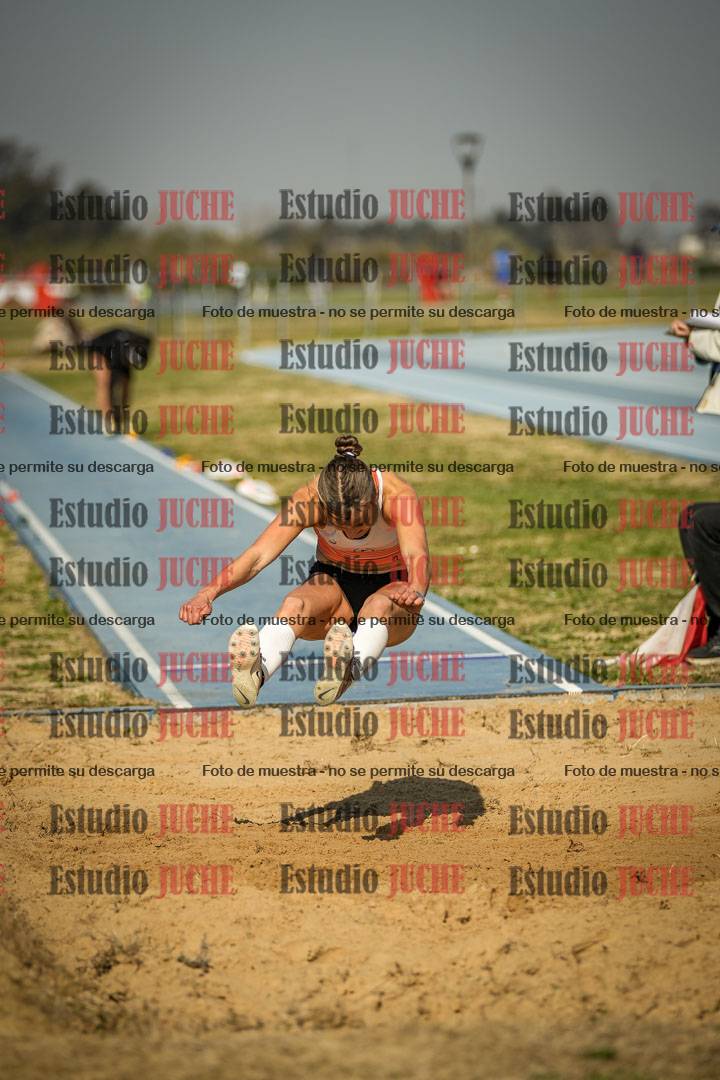 Fotos del salto en largo de mujeres