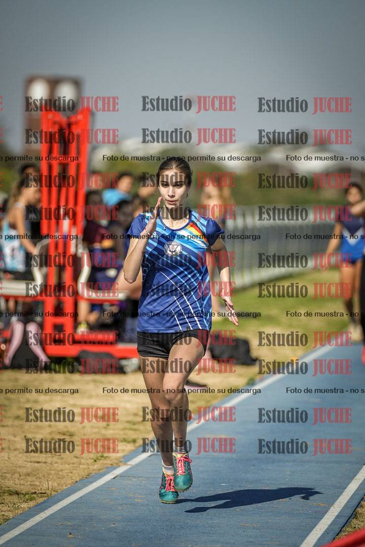 Fotos del salto en largo de mujeres