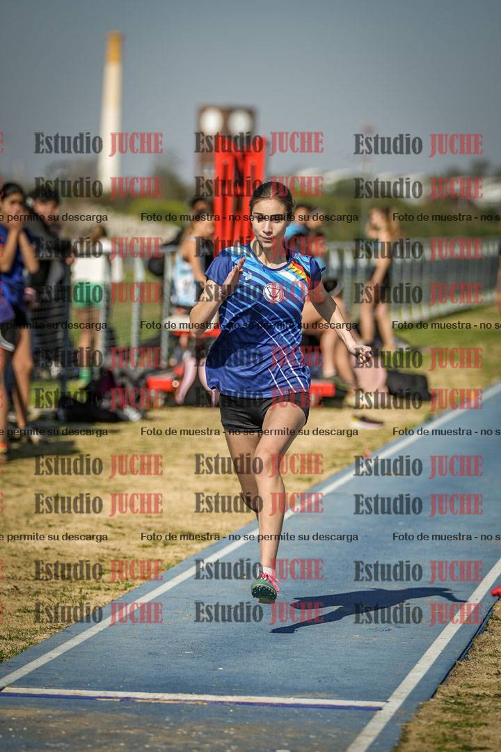 Fotos del salto en largo de mujeres