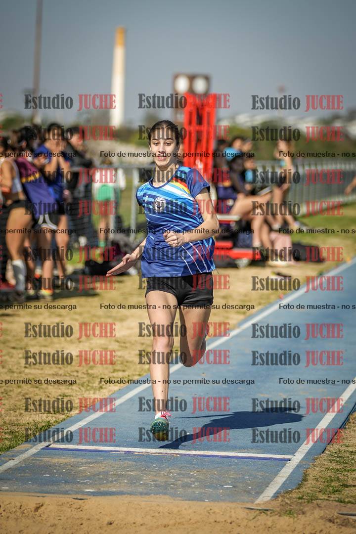 Fotos del salto en largo de mujeres