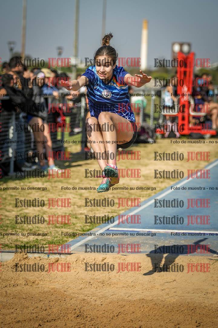 Fotos del salto en largo de mujeres