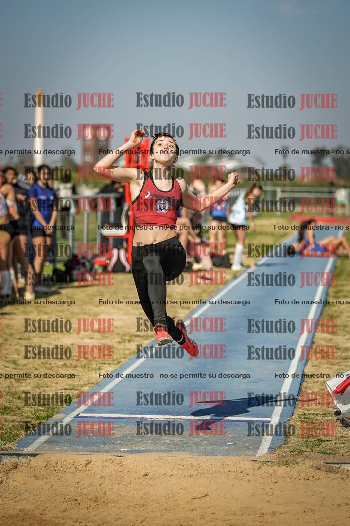Fotos del salto en largo de mujeres