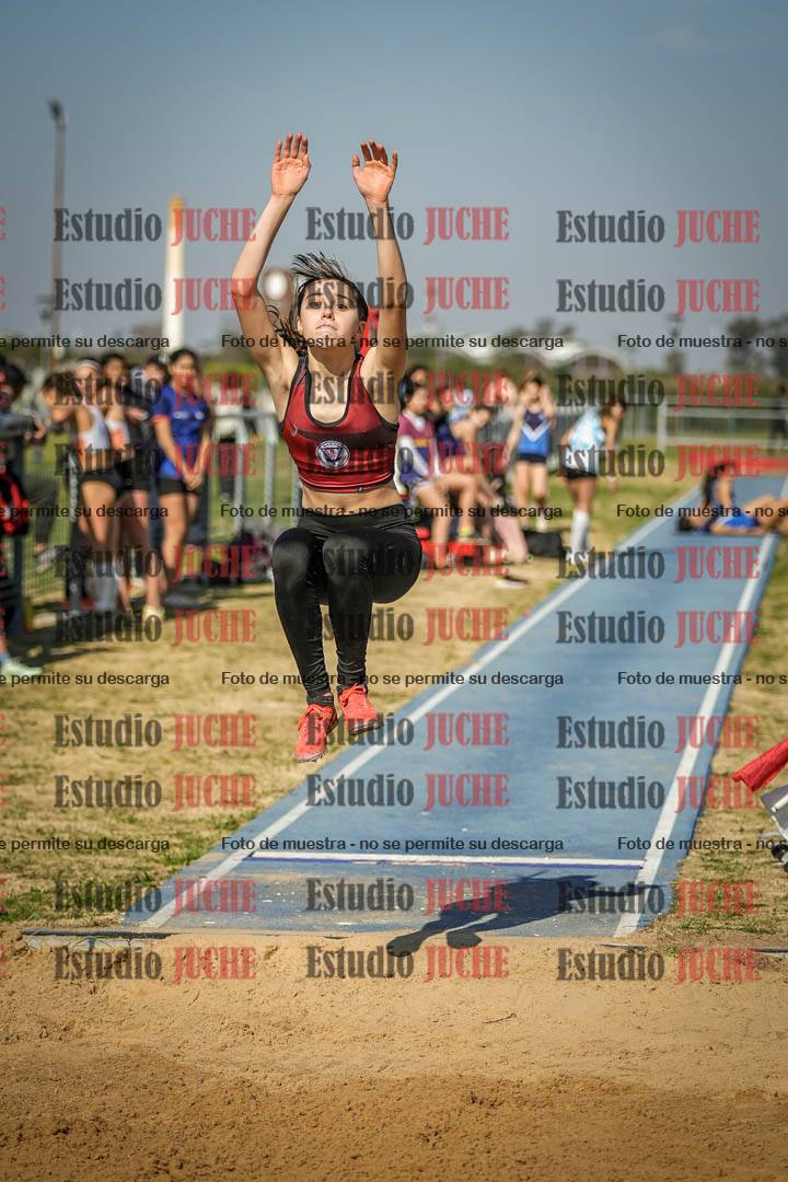 Fotos del salto en largo de mujeres
