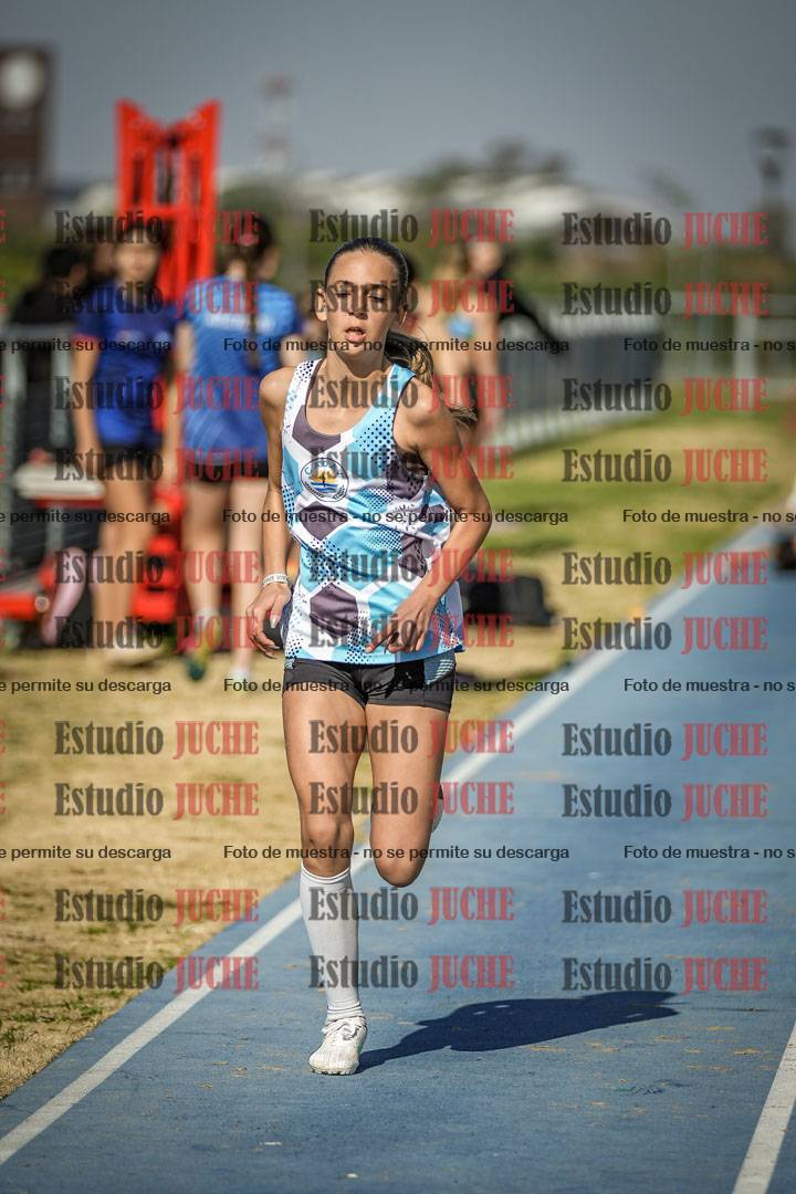 Fotos del salto en largo de mujeres