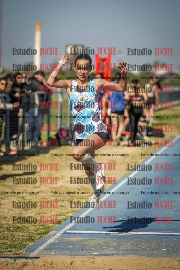 Fotos del salto en largo de mujeres