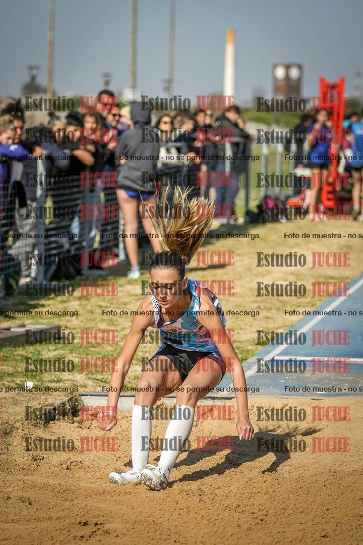 Fotos del salto en largo de mujeres