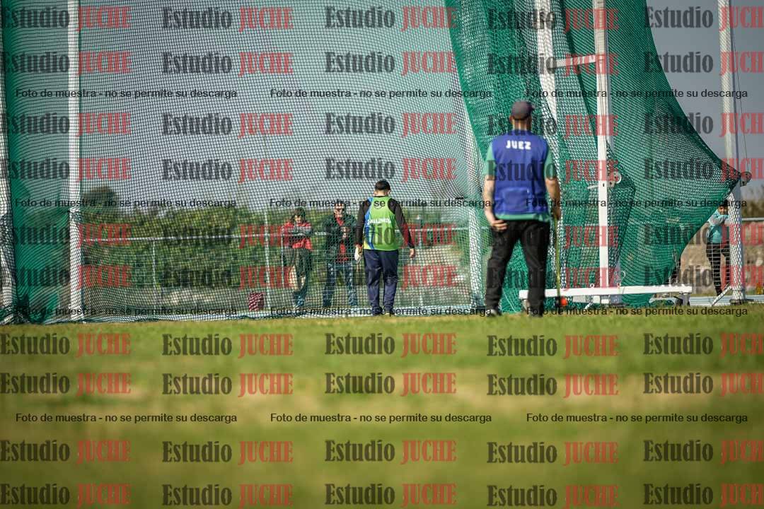 Fotos del lanzamiento de martillo de varones