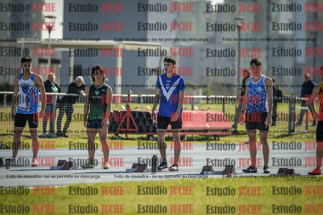 Fotos de los 80 m llanos de varones