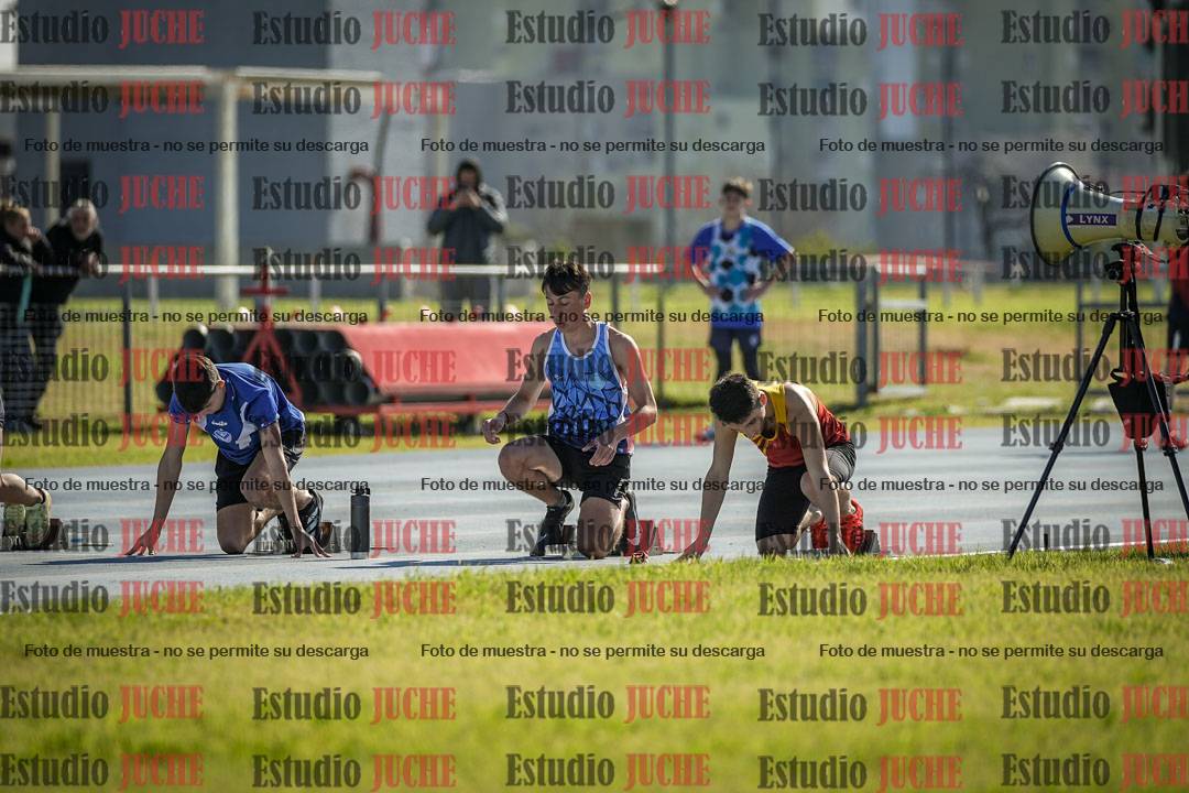 Fotos de los 80 m llanos de varones