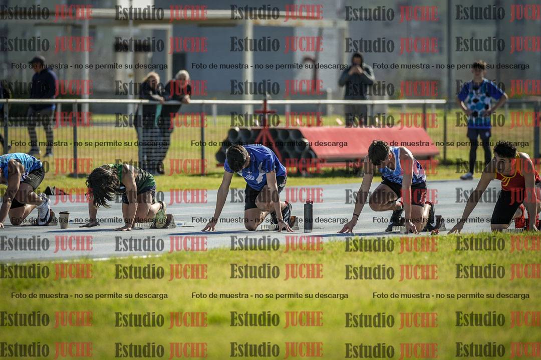 Fotos de los 80 m llanos de varones