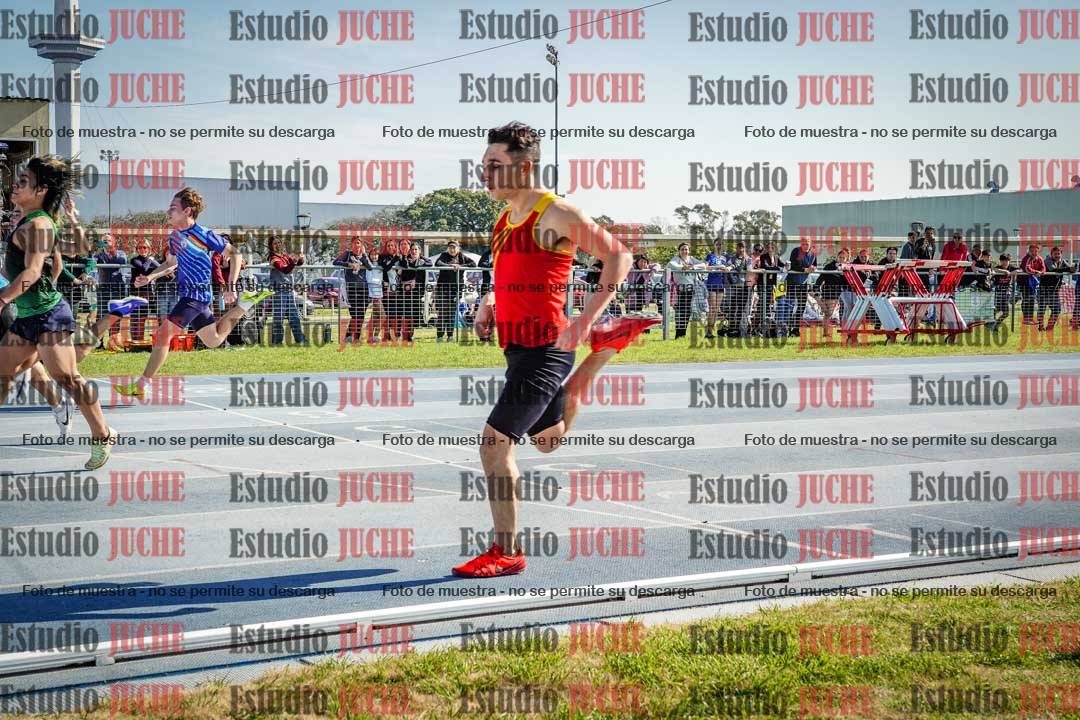 Fotos de los 80 m llanos de varones
