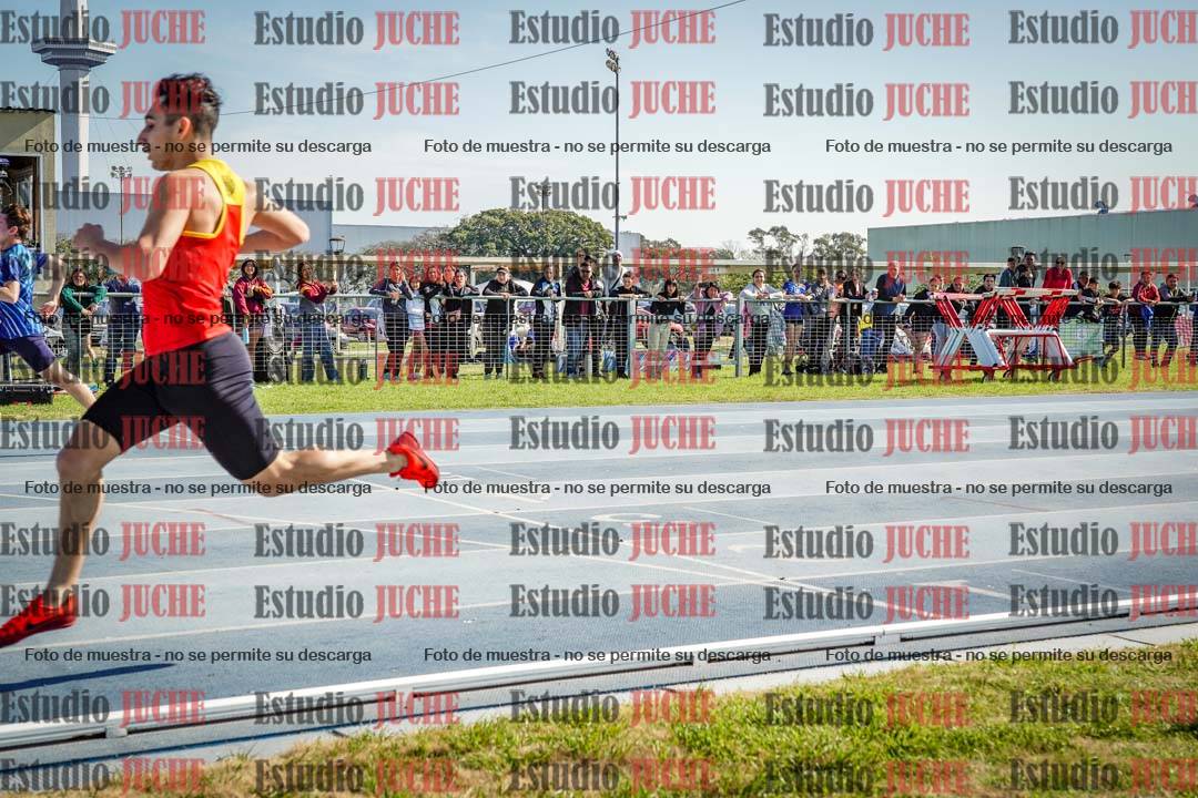 Fotos de los 80 m llanos de varones