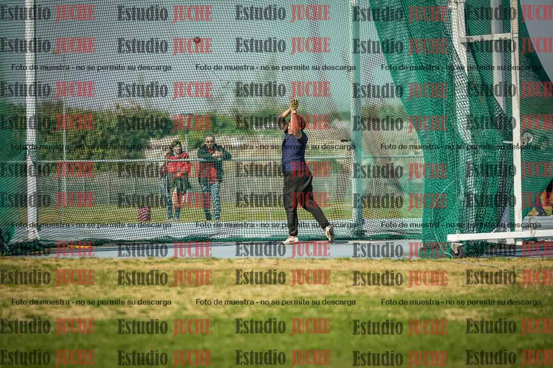 Fotos del lanzamiento de martillo de varones