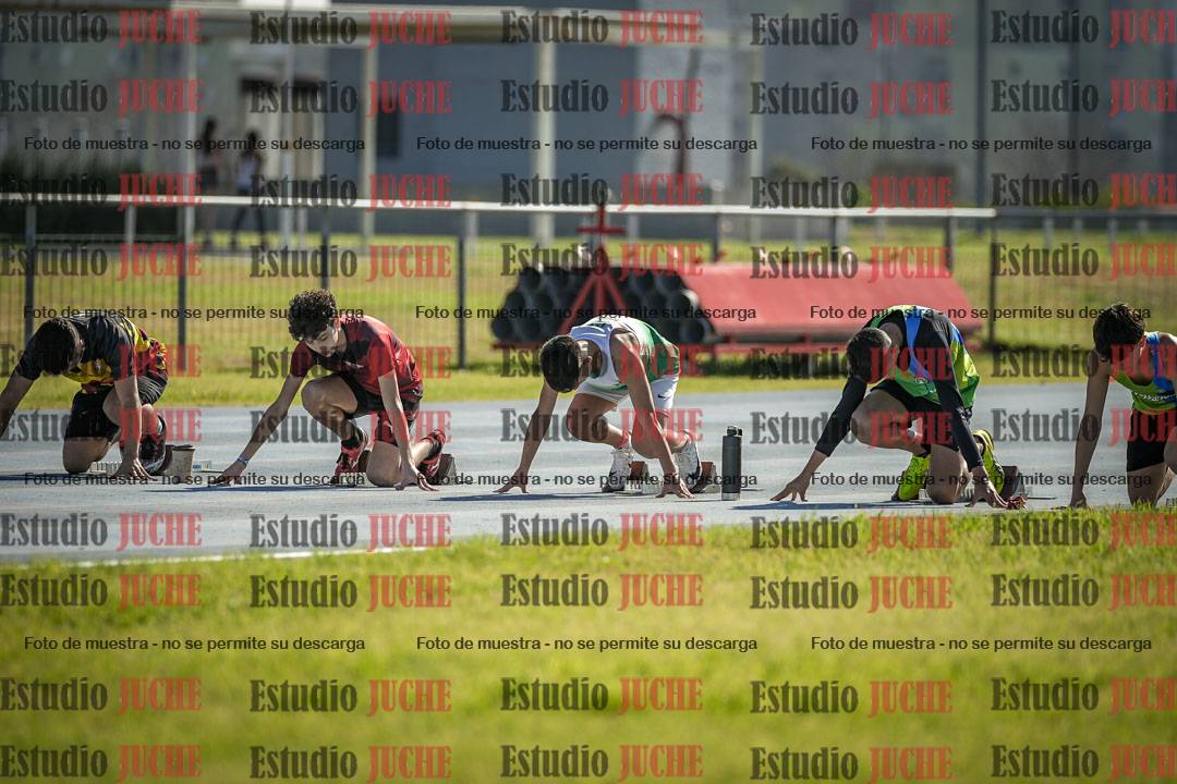 Fotos de los 80 m llanos de varones