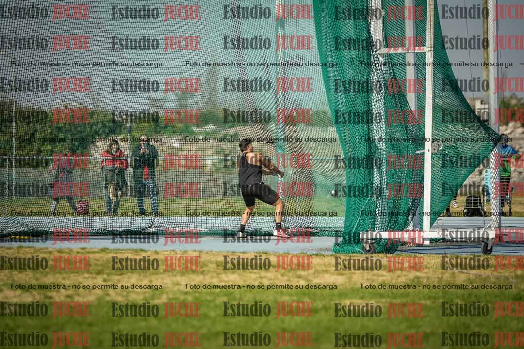 Fotos del lanzamiento de martillo de varones