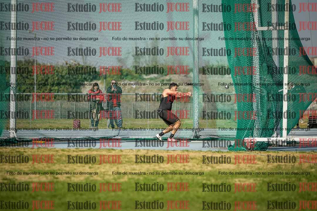 Fotos del lanzamiento de martillo de varones
