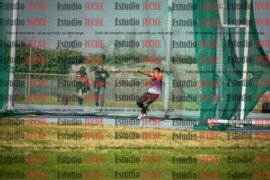 Fotos del lanzamiento de martillo de varones