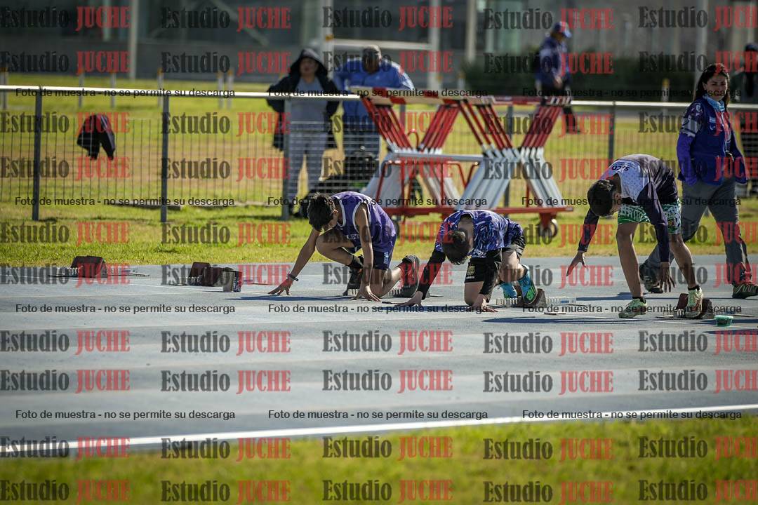 Fotos de los 80 m llanos de varones