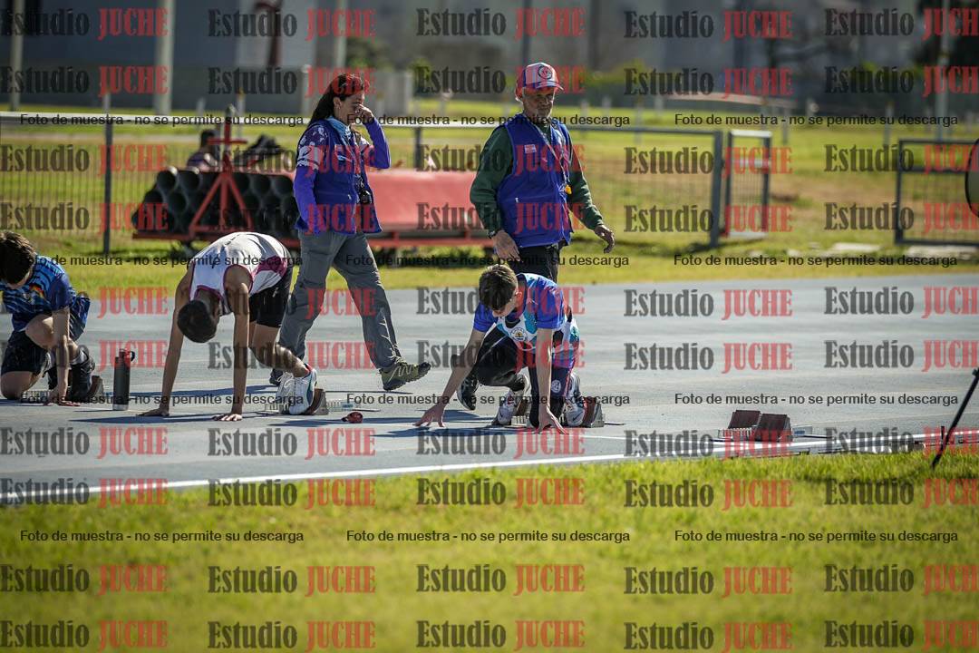 Fotos de los 80 m llanos de varones