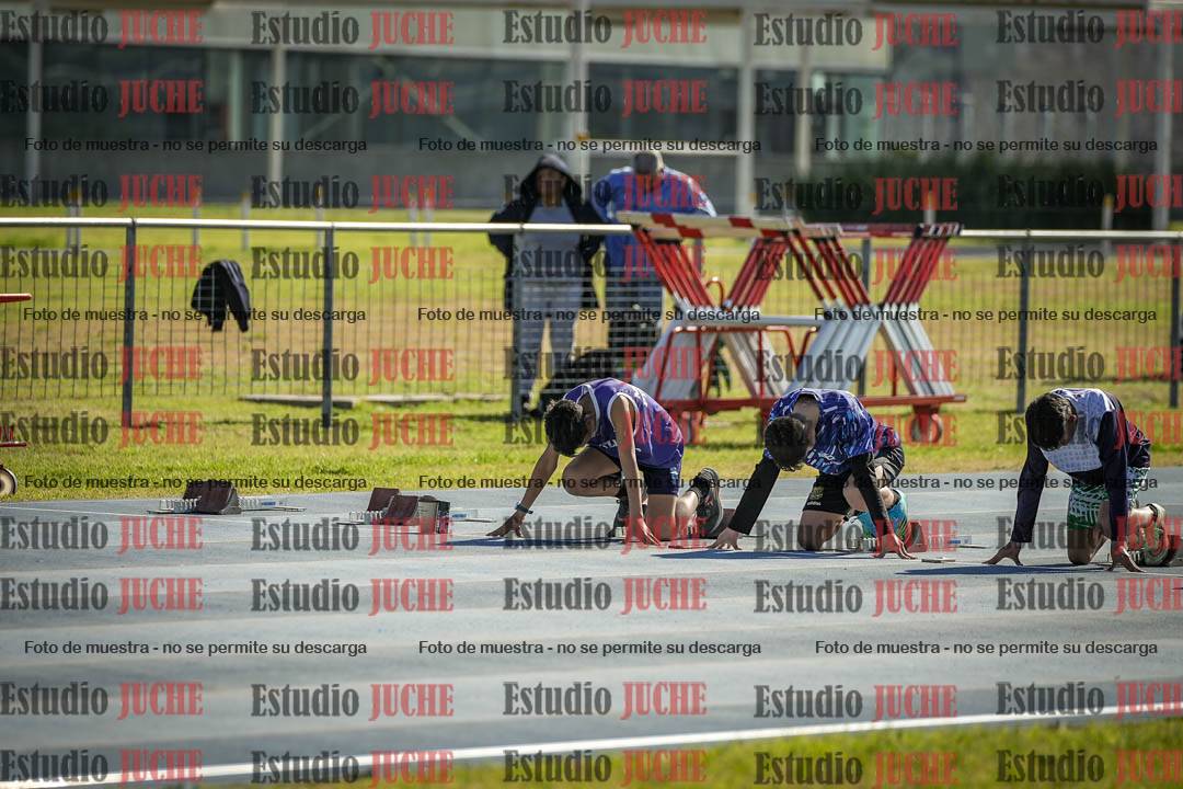Fotos de los 80 m llanos de varones