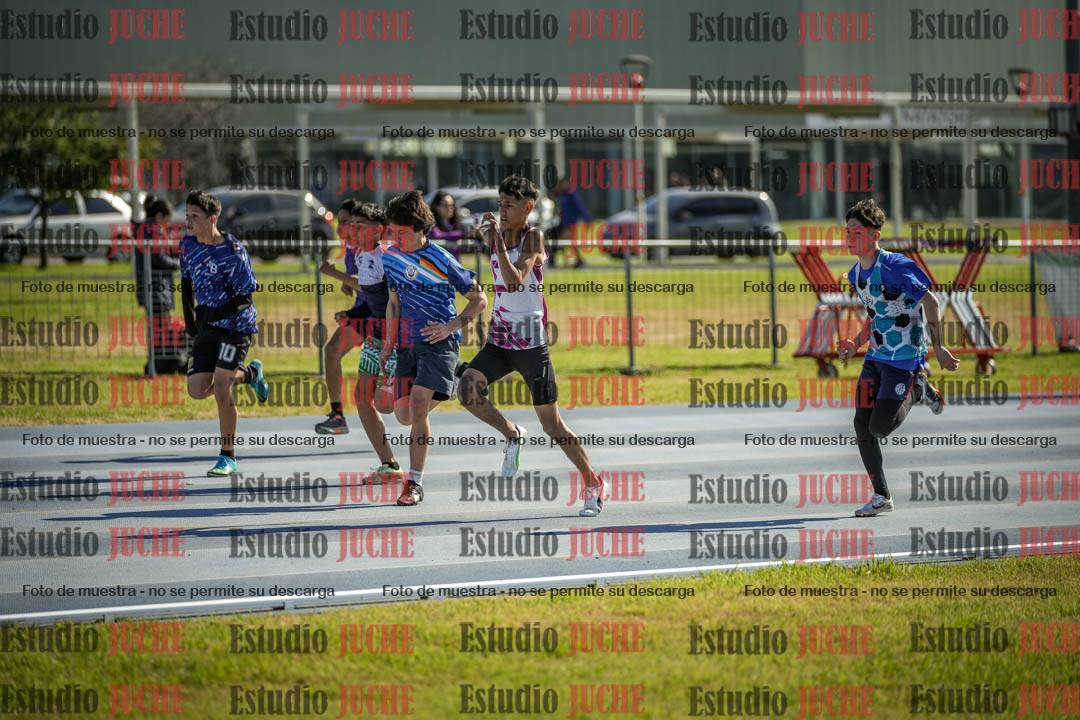 Fotos de los 80 m llanos de varones