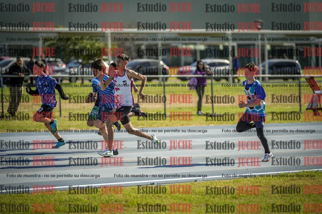 Fotos de los 80 m llanos de varones