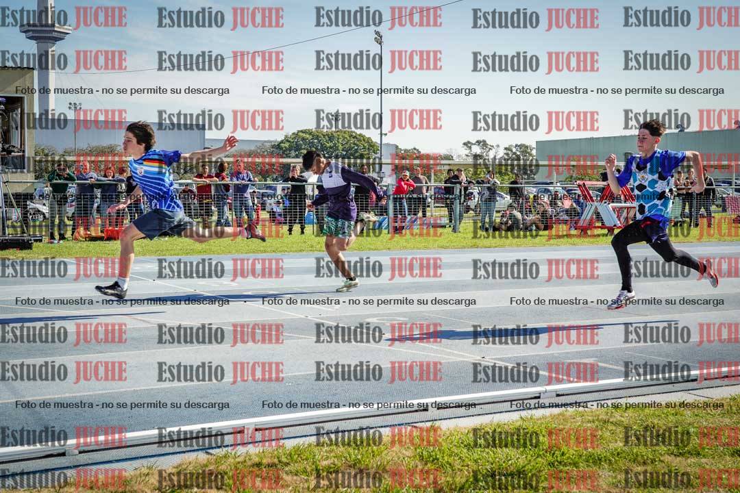 Fotos de los 80 m llanos de varones