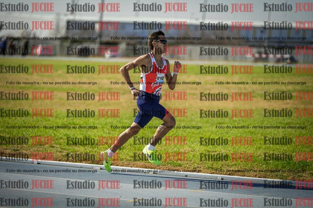 Fotos de los 1000 m llanos de varones