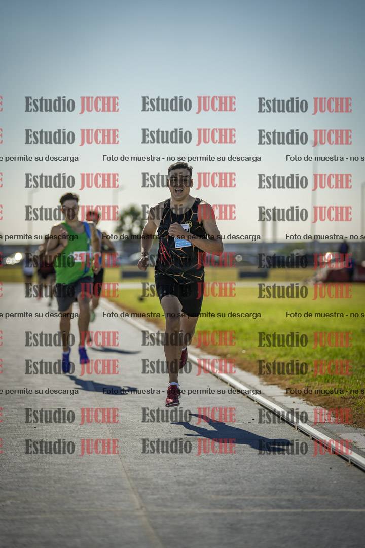 Fotos de los 1000 m llanos de varones