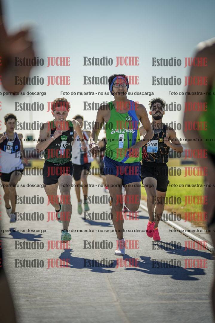Fotos de los 1000 m llanos de varones
