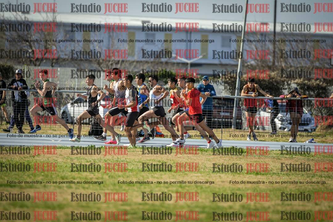 Fotos de los 1000 m llanos de varones