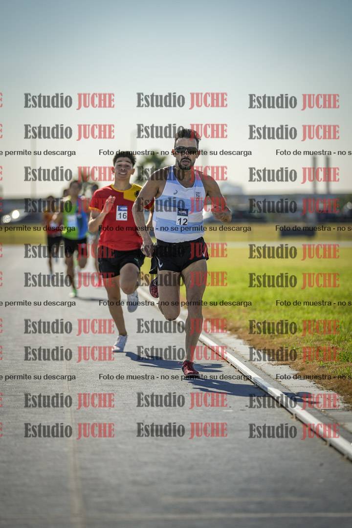Fotos de los 1000 m llanos de varones