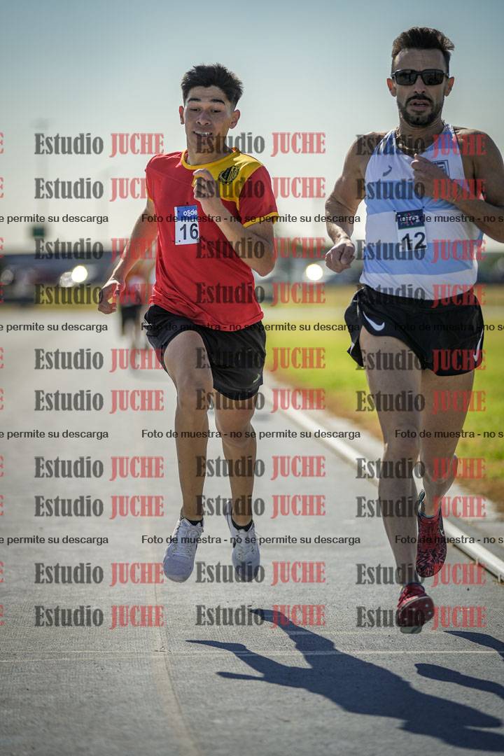 Fotos de los 1000 m llanos de varones
