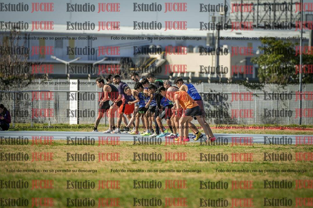 Fotos de los 1000 m llanos de varones