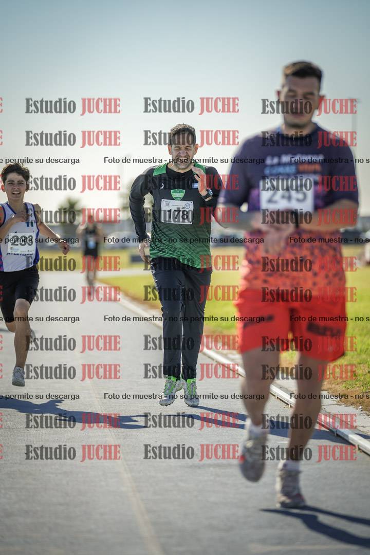 Fotos de los 1000 m llanos de varones