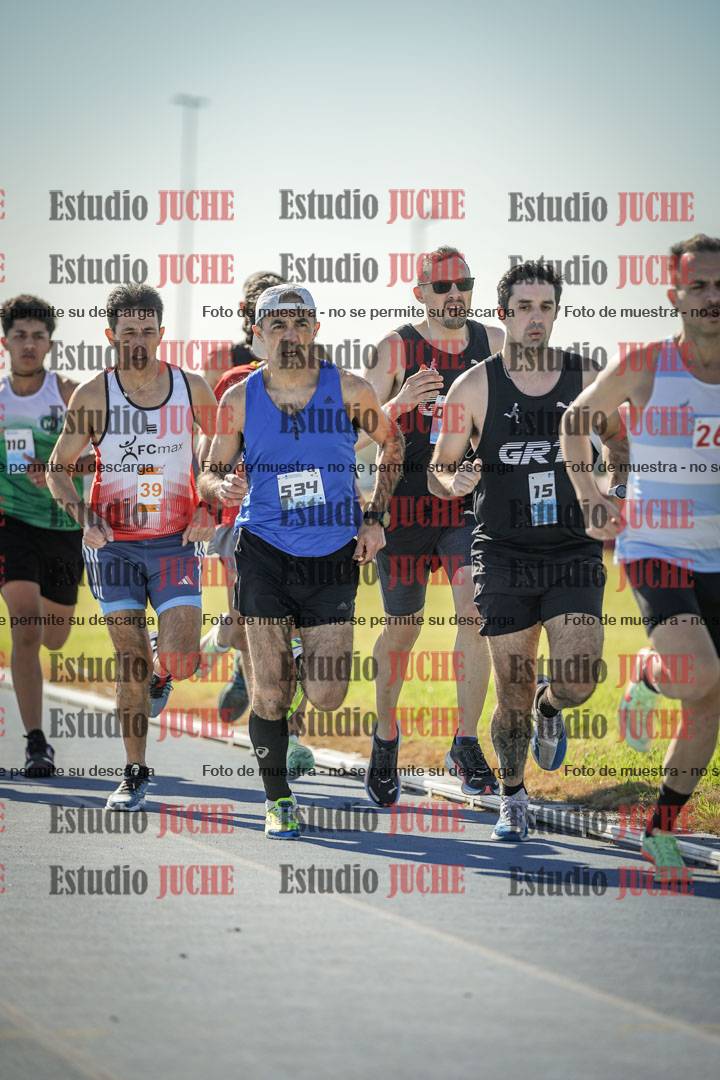 Fotos de los 1000 m llanos de varones