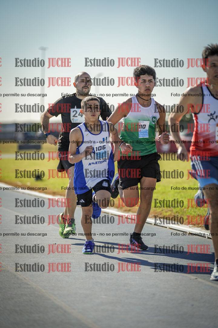 Fotos de los 1000 m llanos de varones