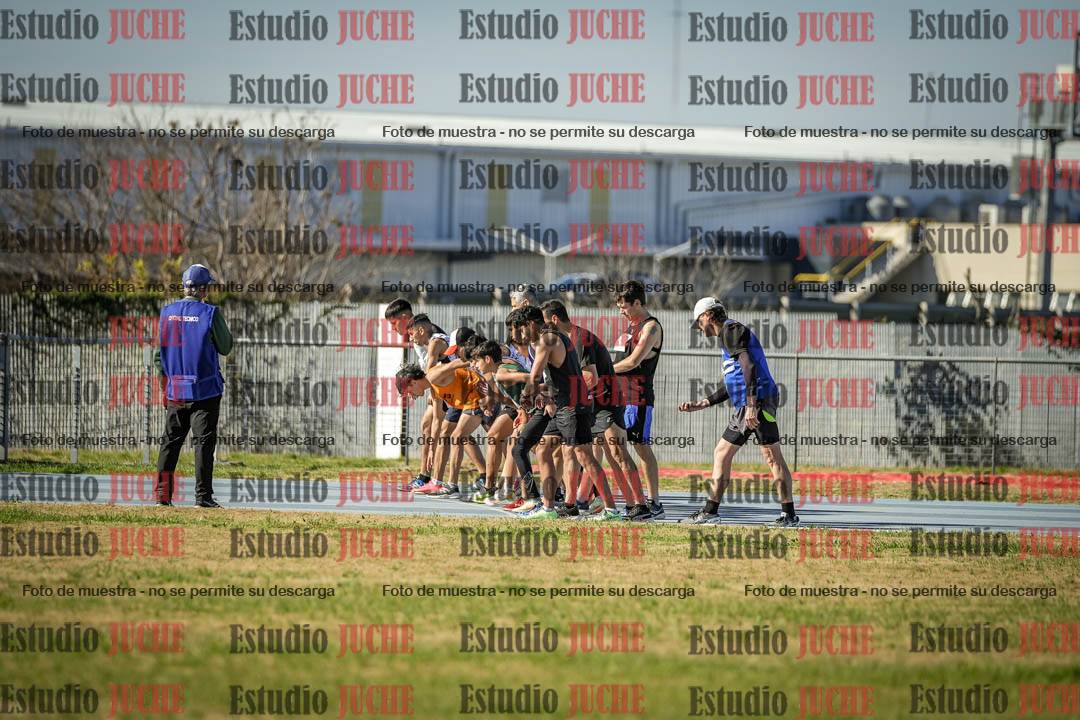 Fotos de los 1000 m llanos de varones