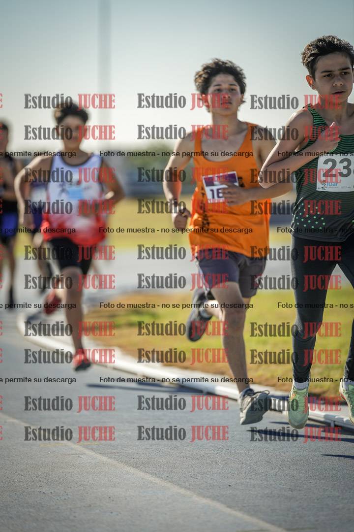 Fotos de los 1000 m llanos de varones