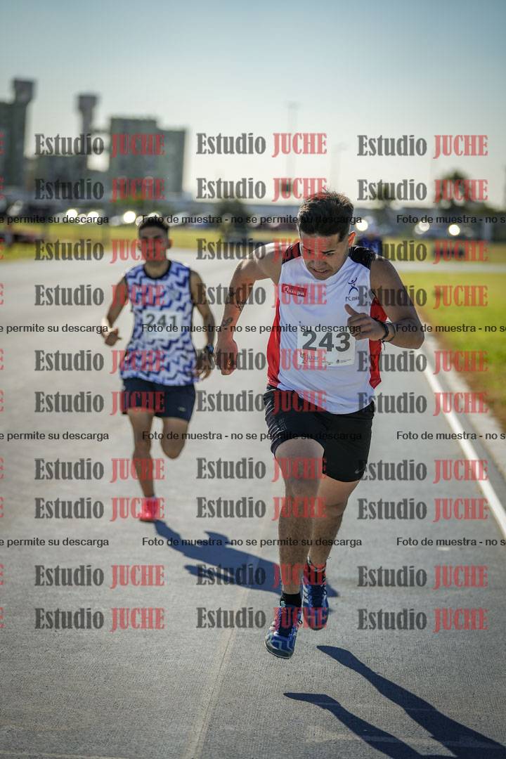 Fotos de los 1000 m llanos de varones