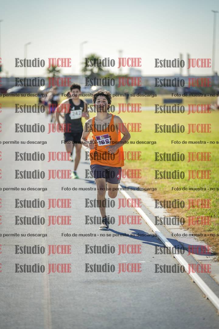 Fotos de los 1000 m llanos de varones