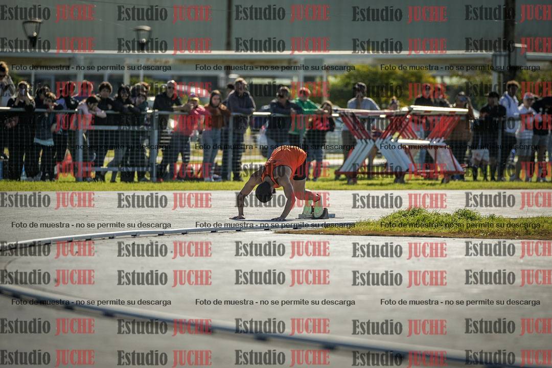 Fotos de los 400 m llanos de varones