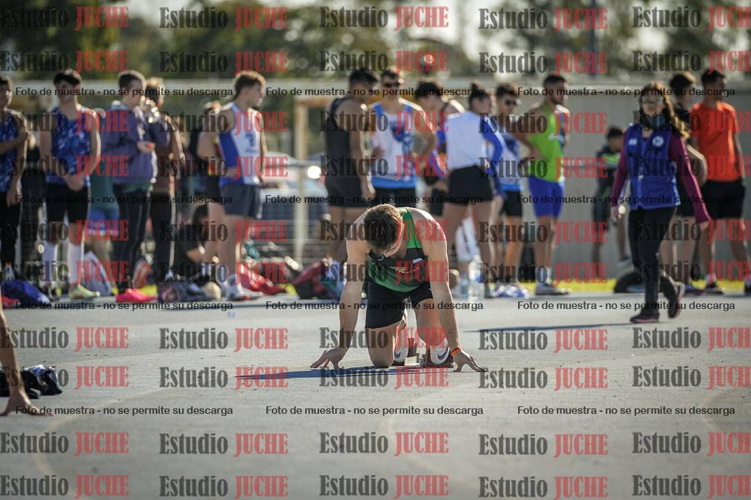 Fotos de los 400 m llanos de varones