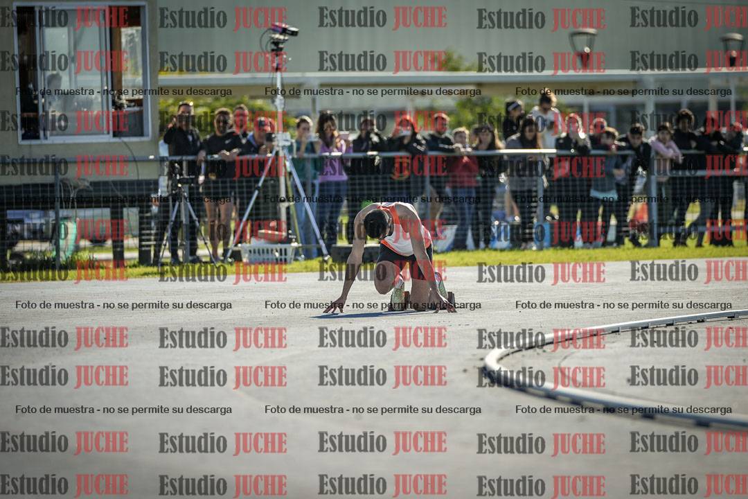 Fotos de los 400 m llanos de varones