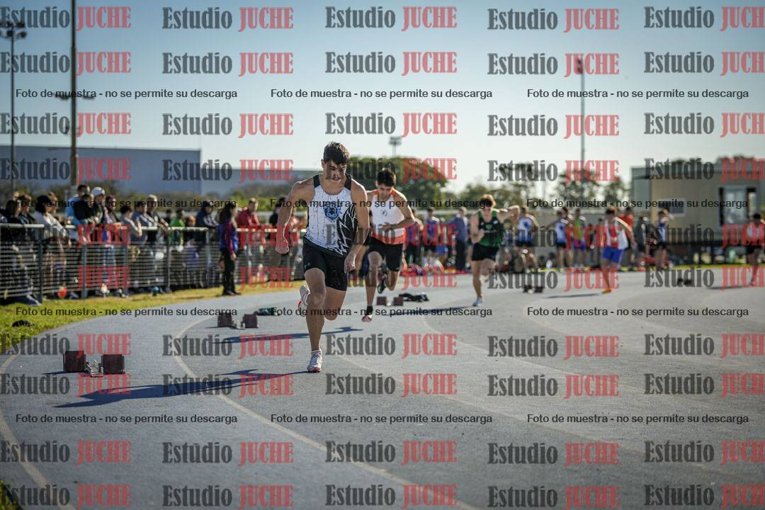 Fotos de los 400 m llanos de varones