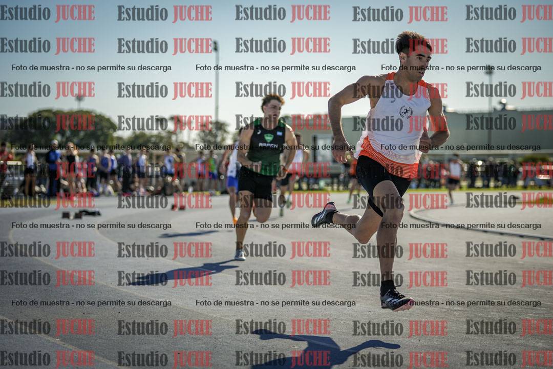 Fotos de los 400 m llanos de varones