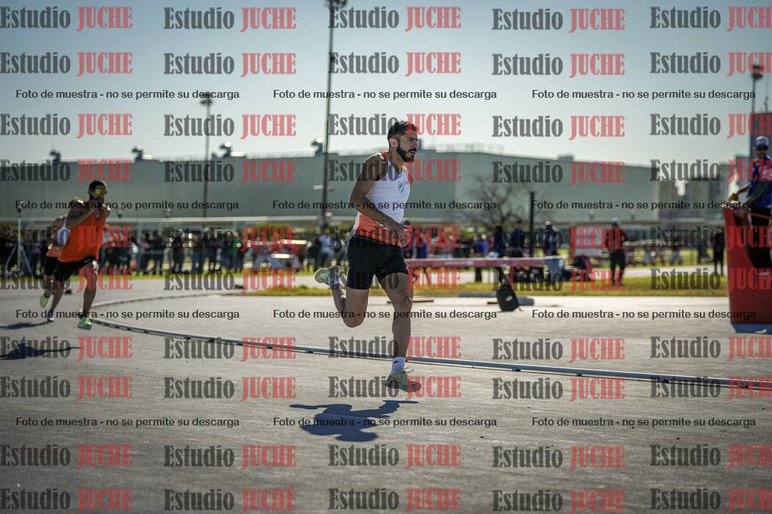 Fotos de los 400 m llanos de varones