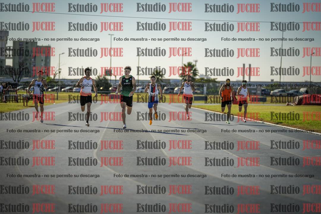 Fotos de los 400 m llanos de varones