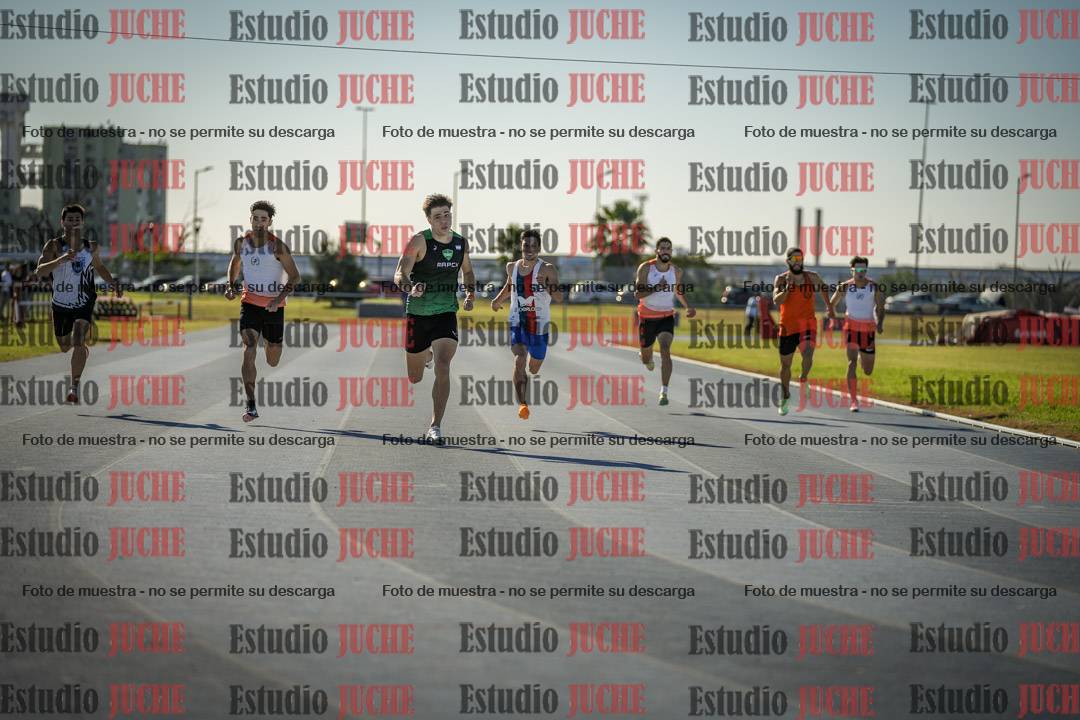 Fotos de los 400 m llanos de varones